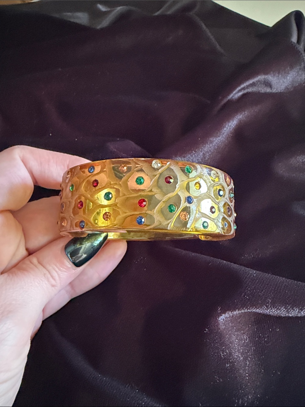 Apple juice lucite rhinestone clamper